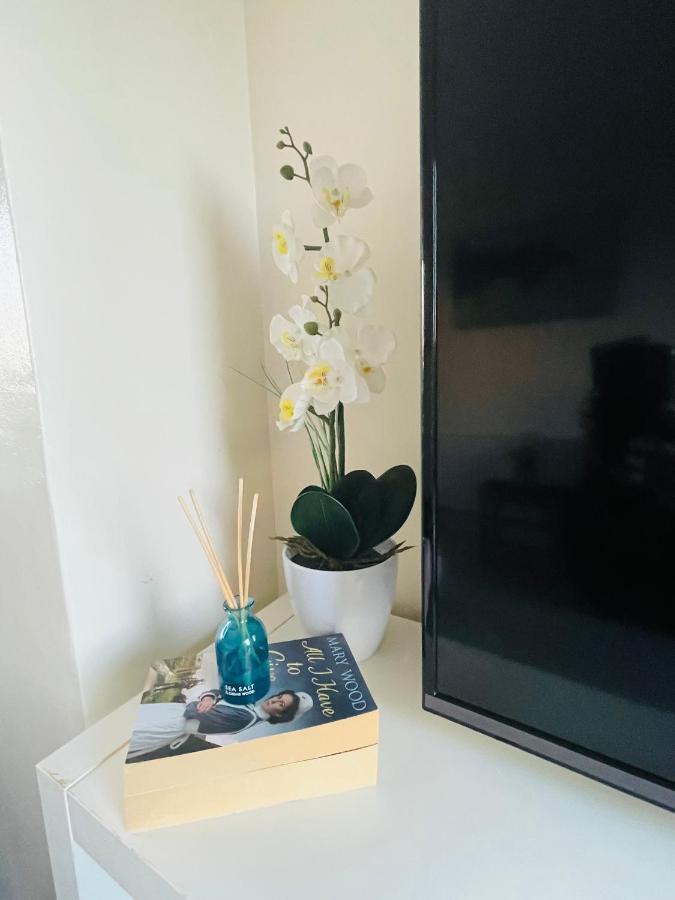 St Ives, King Bed Cosy Home, Parking, Fast Wi Fi เซนต์ไอฟส์ ภายนอก รูปภาพ