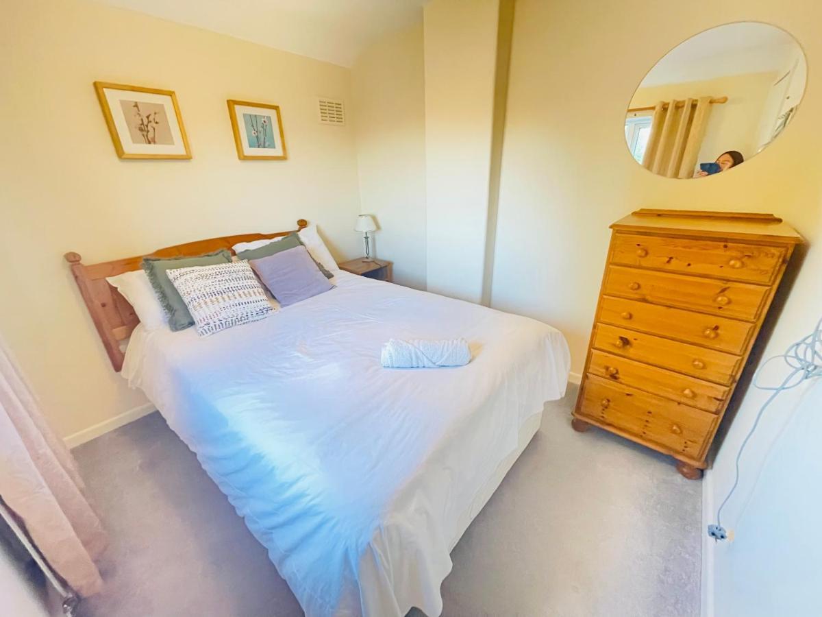 St Ives, King Bed Cosy Home, Parking, Fast Wi Fi เซนต์ไอฟส์ ภายนอก รูปภาพ