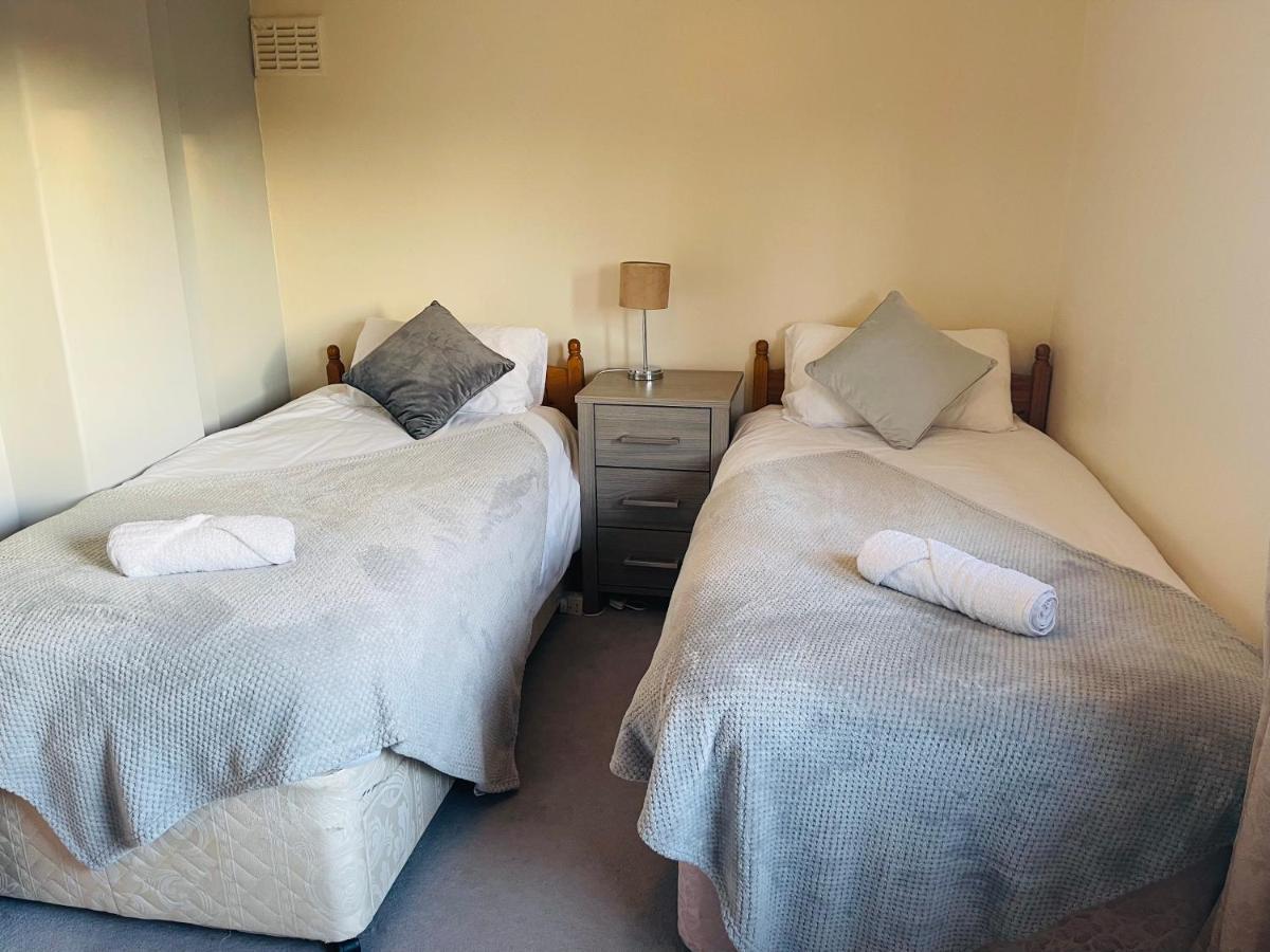 St Ives, King Bed Cosy Home, Parking, Fast Wi Fi เซนต์ไอฟส์ ภายนอก รูปภาพ